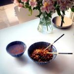 photo assiette nouilles sautées au boeuf plat asiatique
